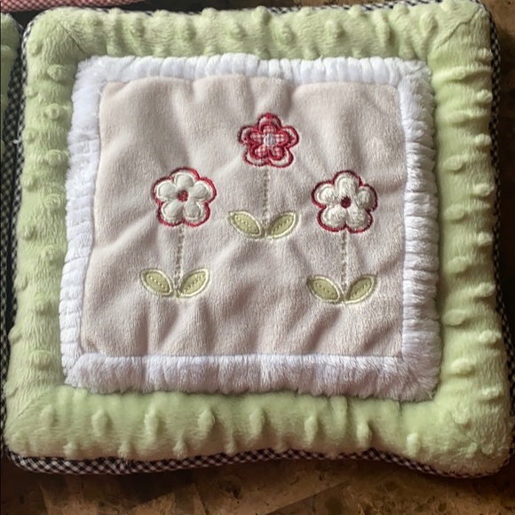 Wall art for nursery . 3 fuzzy squares . - Picture 2 of 5